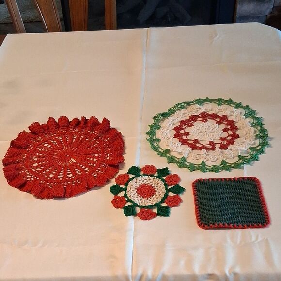 4 Pc. Set of Red and Green Crochet Doilies & Hot Pad - Picture 1 of 9